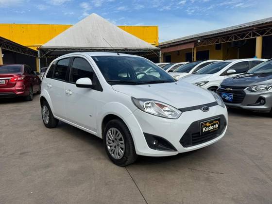 FORD FIESTA 1.0 ROCAM SE 8V FLEX 4P MANUAL FORD FIESTA 1.0 ROCAM SE 8V FLEX 4P MANUAL